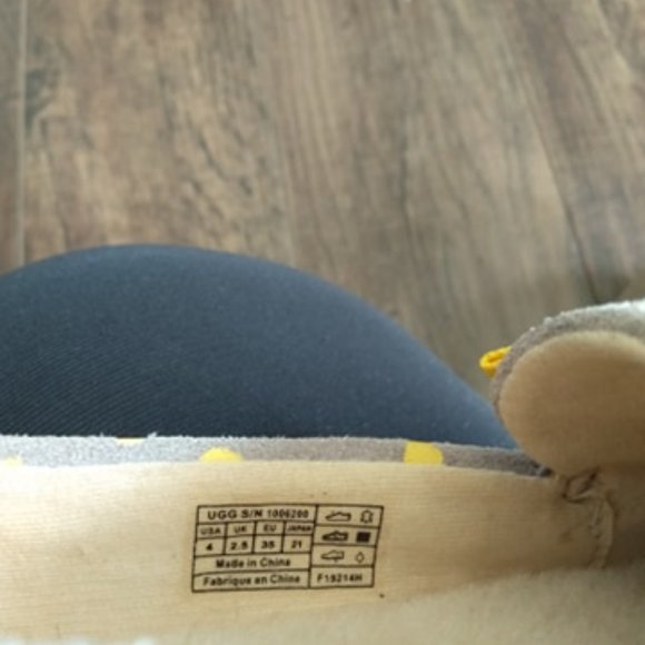 NWOT Ugg Slippers - Belle Limeade Hearts - Picture 4 of 4